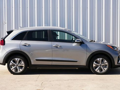 Used 2022 Kia Niro EX w/ Cold Weather Package image 50