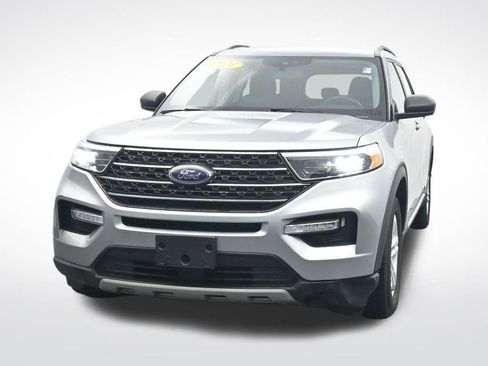 Used 2024 Ford Explorer XLT w/ Equipment Group 202A image 2