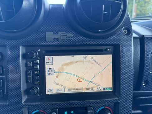 Used 2005 HUMMER H2 w/ Preferred Equipment Group image 20