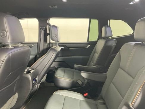 Used 2025 GMC Acadia AT4 AWD/4WD image 33