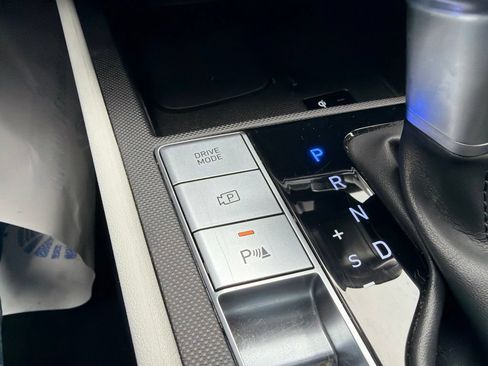 Used 2024 Hyundai Elantra Limited FWD image 11
