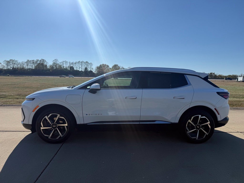 Used 2024 Chevrolet Equinox EV LT AWD/4WD image 10