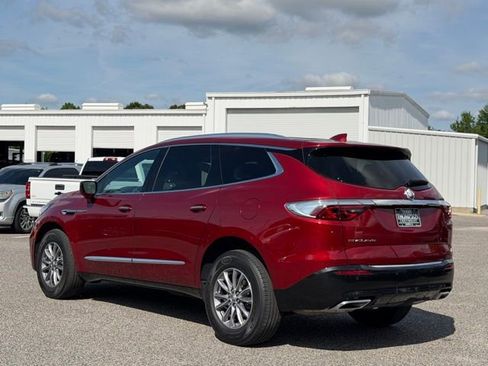 Used 2023 Buick Enclave Essence w/ LPO, Floor Liner Package FWD image 5
