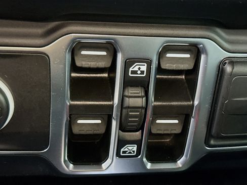 Used 2023 Jeep Wrangler Unlimited w/ Cold Weather Group image 24