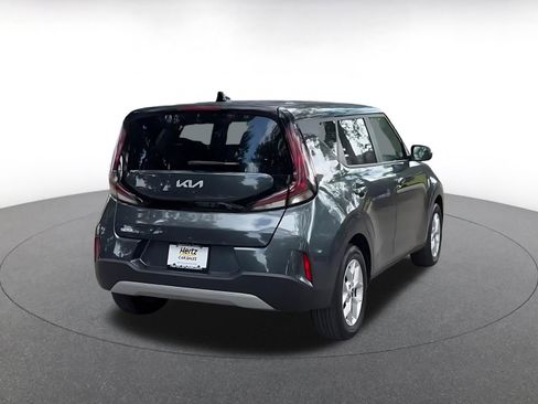 Used 2025 Kia Soul LX w/ LX Technology Package FWD image 16