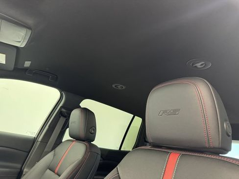 Used 2026 Chevrolet Traverse RS w/ LPO, Floor Liner Package FWD image 5