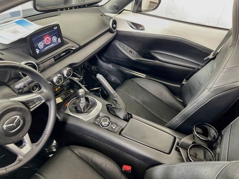 Used 2021 MAZDA MX-5 Miata RF Grand Touring w/ Appearance Package RWD image 22