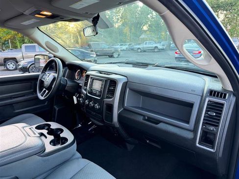 Used 2017 RAM 1500 Express AWD/4WD image 16