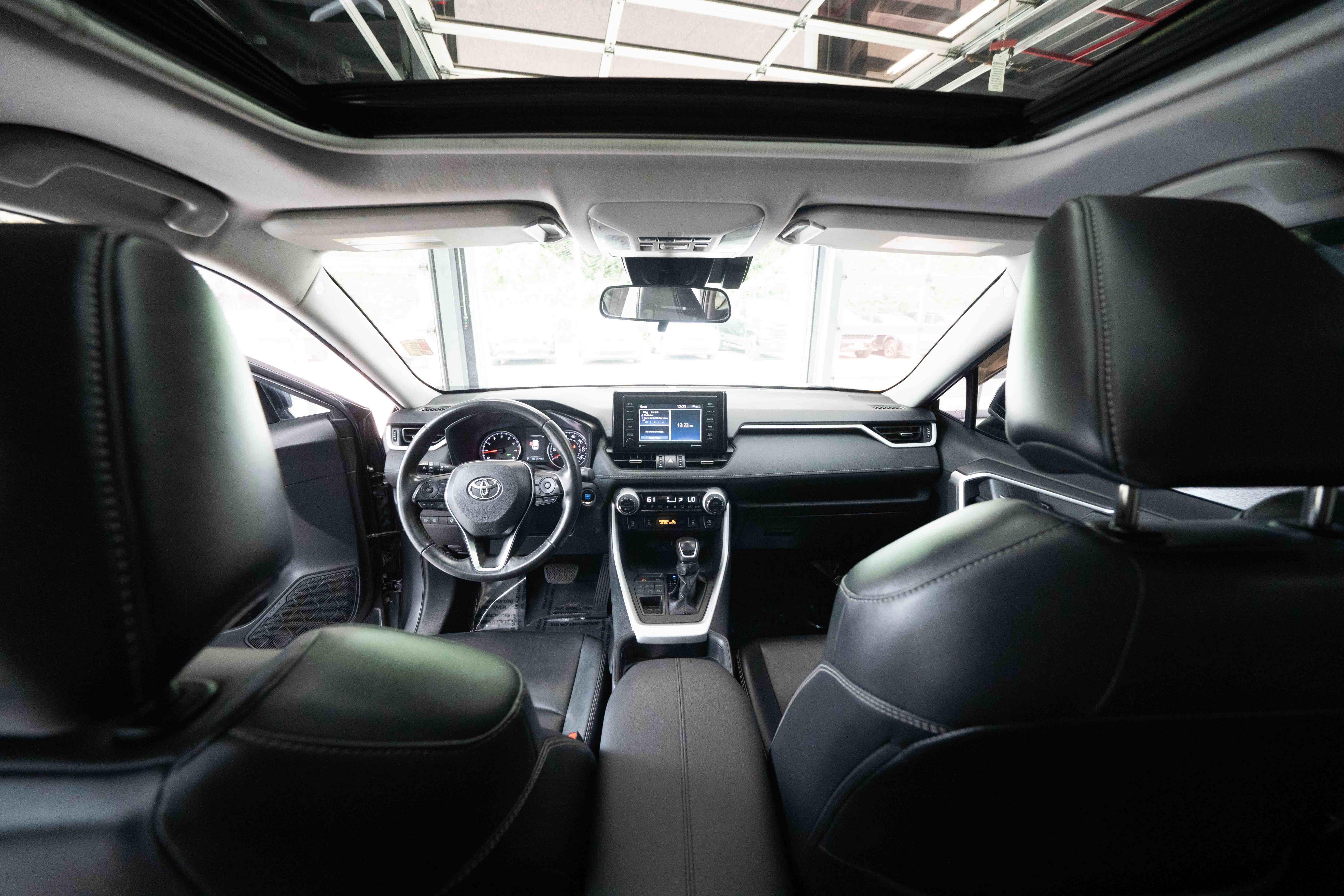 Used 2021 Toyota RAV4 XLE Premium AWD/4WD image 19