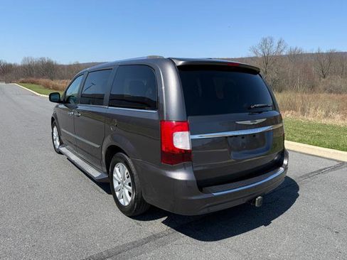 Used 2015 Chrysler Town & Country Limited Platinum w/ Trailer Tow Group image 6