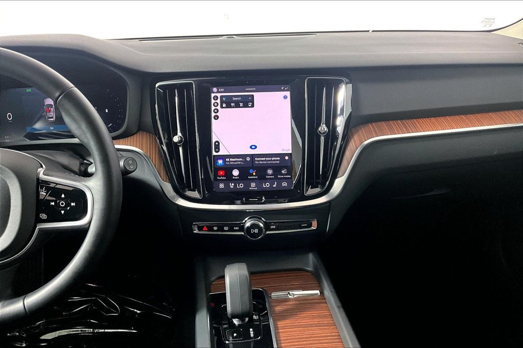 Used 2025 Volvo V60 B5 Cross Country Plus AWD/4WD image 6