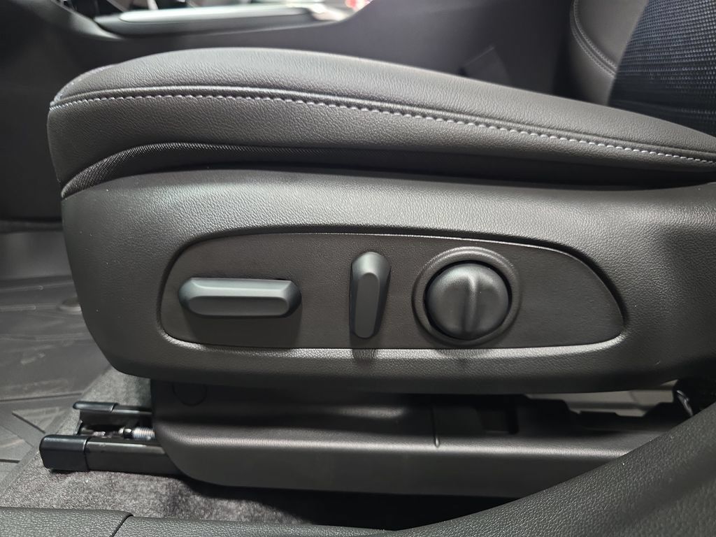 New 2026 Buick Envista Sport Touring w/ Convenience I Package FWD image 27