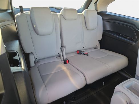 Used 2018 Honda Odyssey EX-L image 12