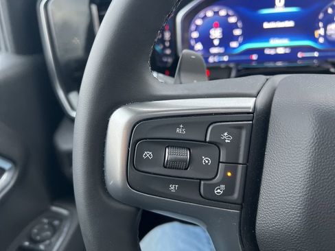 Used 2025 Chevrolet Silverado 1500 LTZ w/ LTZ Premium Package image 17