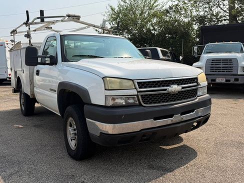 Used 2005 Chevrolet Silverado 2500 W/T RWD image 7