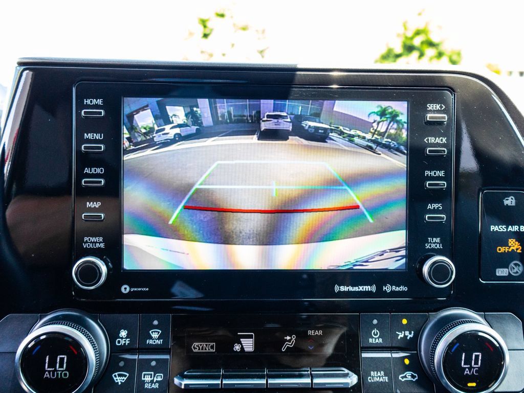 Used 2022 Toyota Highlander LE FWD image 28