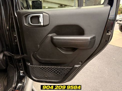 Used 2018 Jeep Wrangler Unlimited Sport S AWD/4WD image 20
