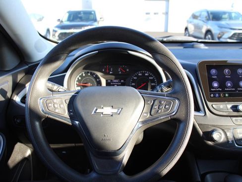 Used 2023 Chevrolet Malibu LS image 20