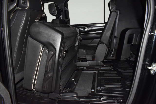 Used 2024 GMC Yukon XL SLT AWD/4WD image 17