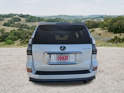 Used 2023 Lexus GX 460 Luxury w/ Sport Design Package AWD/4WD image 9