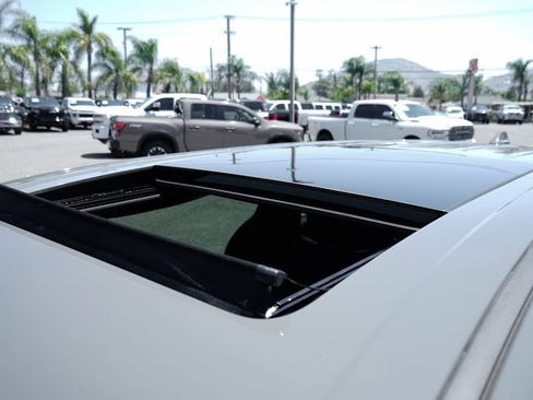 Used 2022 Chrysler Pacifica Limited w/ S Appearance Package FWD image 27