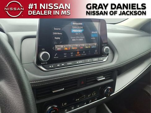 Used 2024 Nissan Rogue SV AWD/4WD image 27