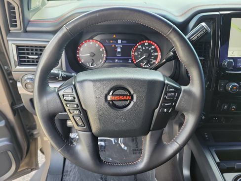 Used 2021 Nissan Titan PRO-4X w/ Pro-4x Convenience Package AWD/4WD image 33
