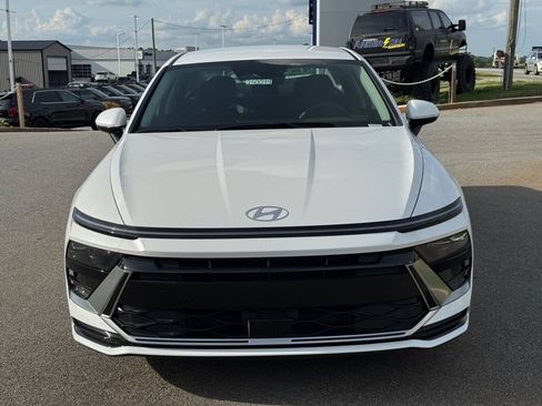 Used 2025 Hyundai Sonata SEL FWD image 8