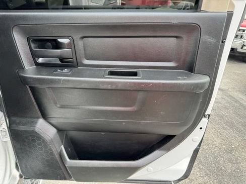 Used 2018 RAM 3500 Tradesman w/ Chrome Appearance Group AWD/4WD image 17