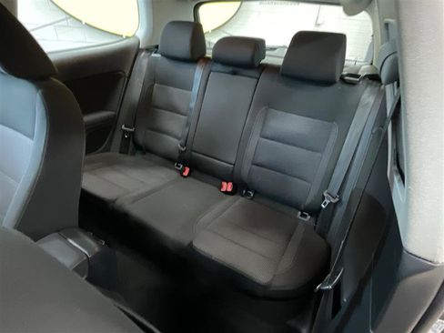 Used 2012 Volkswagen Golf 2-Door image 11