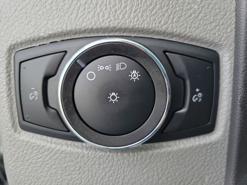 Used 2023 Ford E-350 and Econoline 350 Super Duty w/ Power Windows & Locks Group image 10