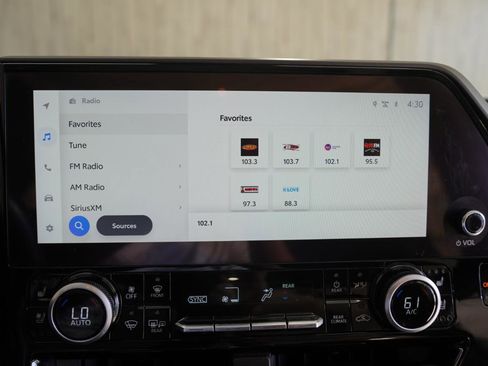 Used 2023 Toyota Highlander Limited image 18