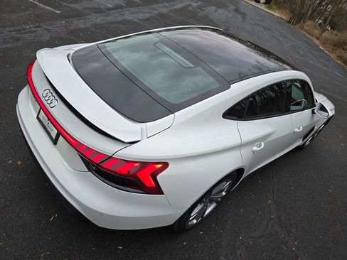 Used 2022 Audi e-tron GT Premium Plus image 65