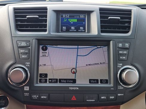 Used 2010 Toyota Highlander Limited image 17