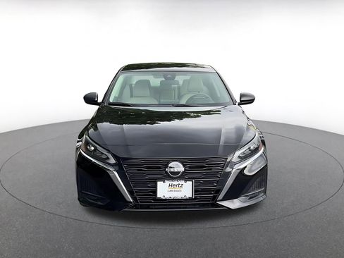 Used 2025 Nissan Altima 2.5 SV FWD image 4