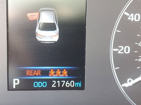 Used 2024 Toyota Corolla LE image 25