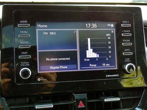 Used 2022 Toyota Camry SE w/ Cold Weather Package FWD image 29
