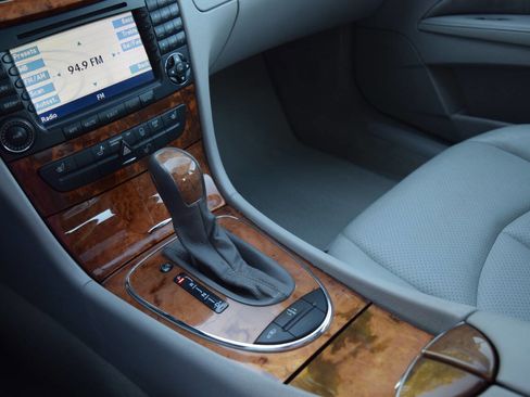 Used 2004 Mercedes-Benz E 500 Sedan image 24