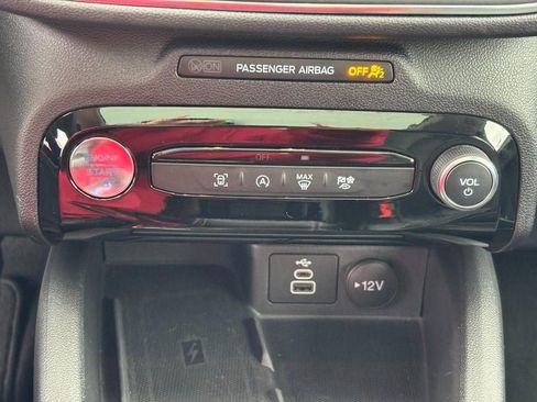 Used 2025 Ford Escape Platinum image 23