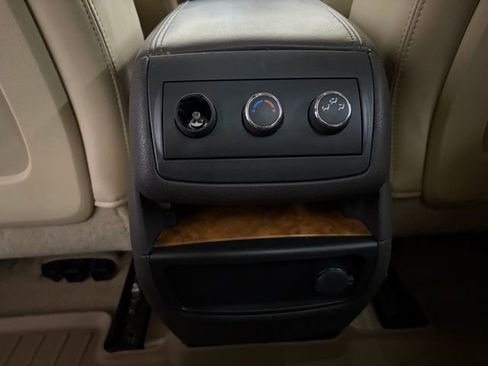 Used 2011 Buick Enclave CXL image 25