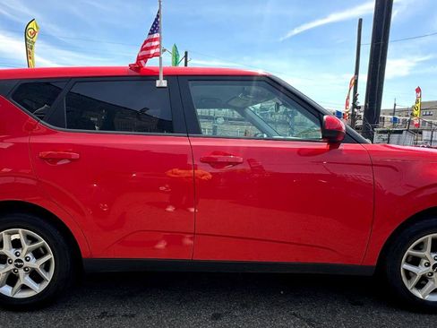 Used 2023 Kia Soul LX w/ Option Group 015 image 3