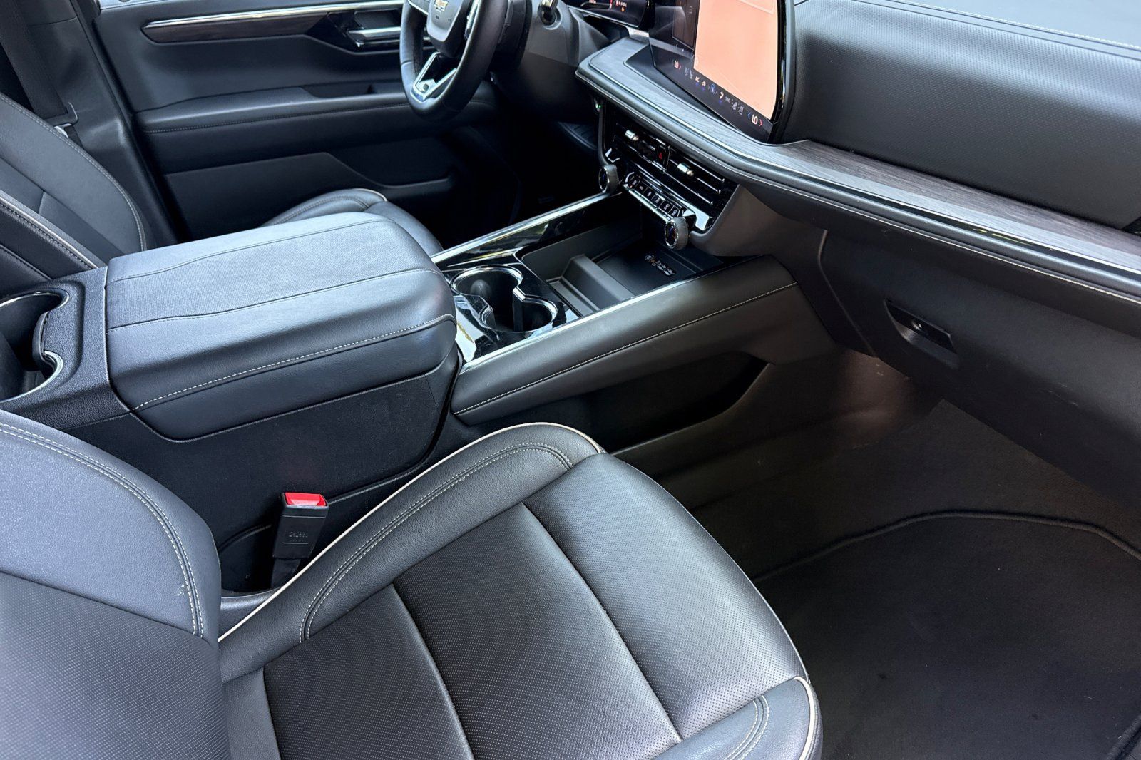 Used 2025 Chevrolet Tahoe Premier AWD/4WD image 20