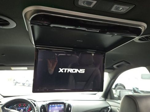 Used 2023 Chevrolet Traverse LT image 24