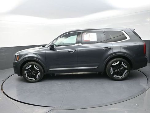 Used 2023 Kia Telluride S image 4
