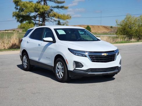 Used 2024 Chevrolet Equinox LT FWD image 3