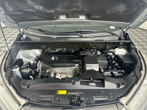 Used 2019 Toyota Highlander LE FWD image 33
