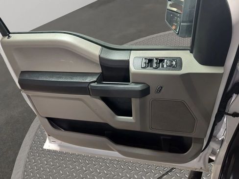 Used 2016 Ford F150 XL w/ Heavy-Duty Payload Package image 10