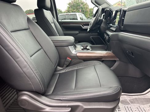 Used 2025 Chevrolet Silverado 2500 LT w/ Trail Boss Package AWD/4WD image 14