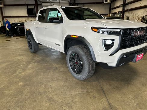 New 2026 GMC Canyon Elevation w/ Convenience Package image 8