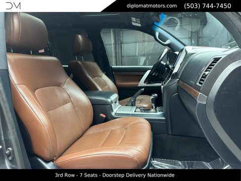 Used 2021 Toyota Land Cruiser image 19